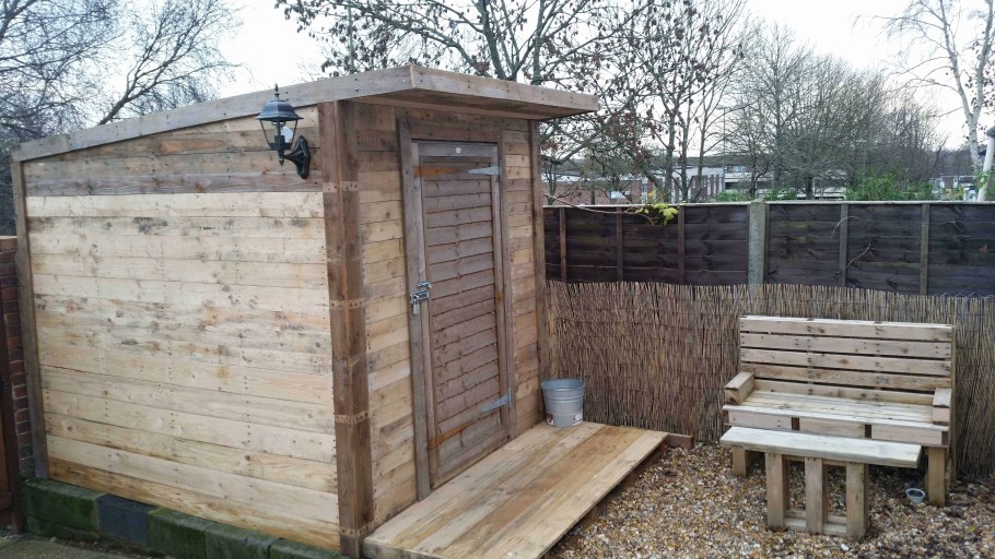 Мебель из поддонов для бани