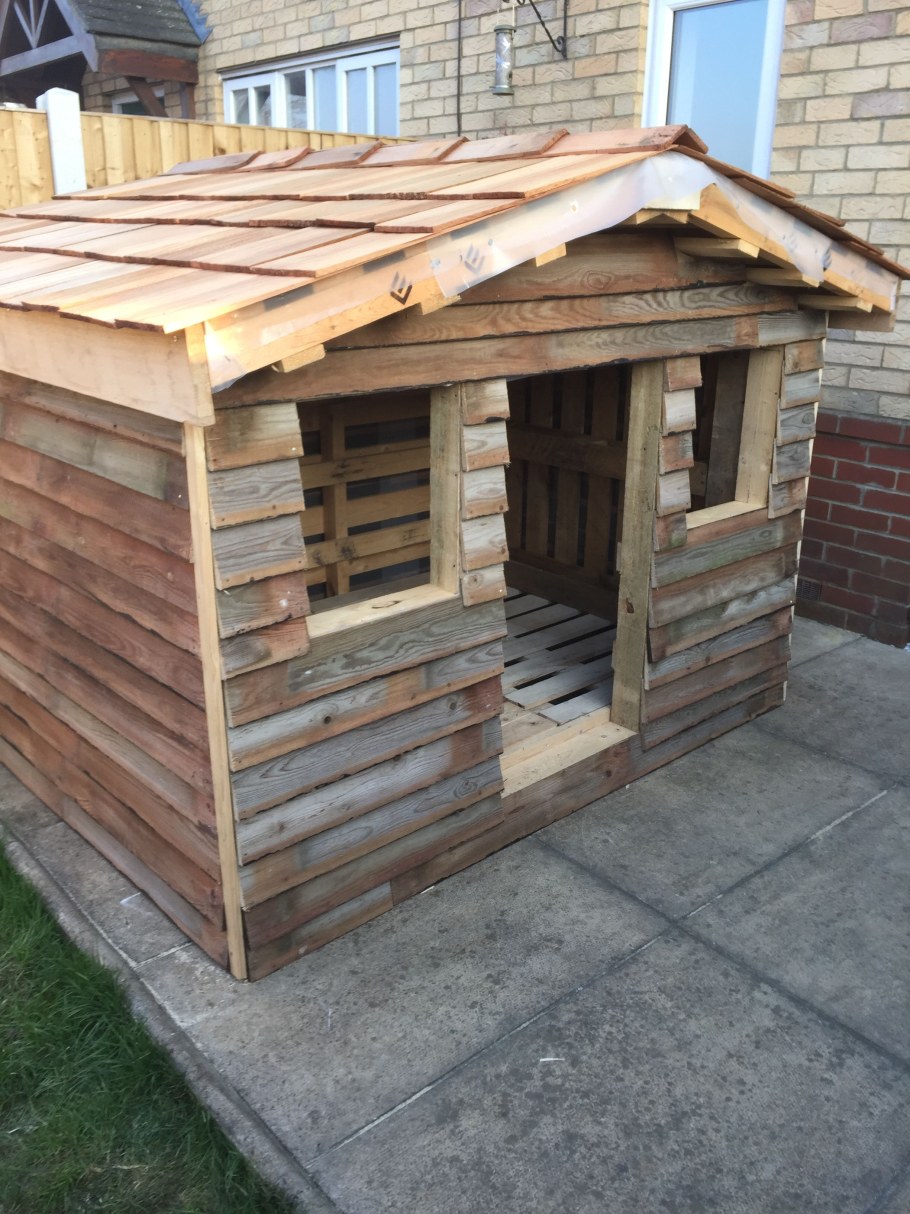 Постройки из поддонов