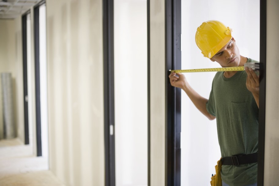 Монтаж входной двери