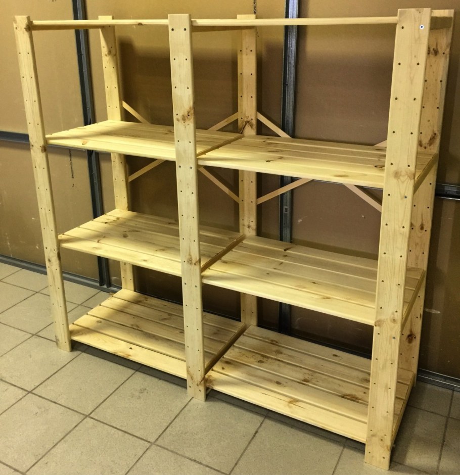 Складские стеллажи из дерева