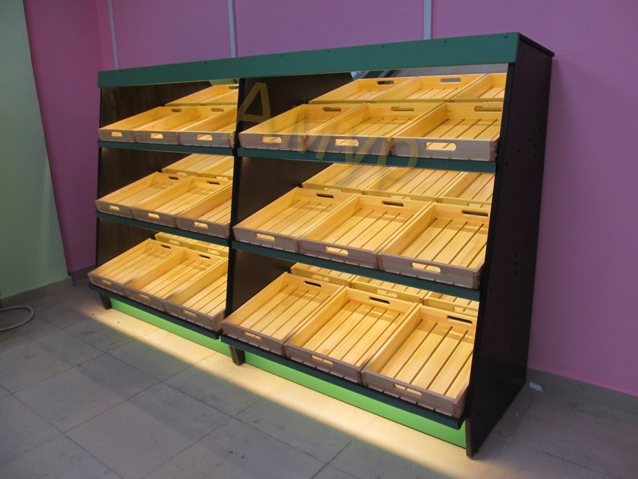 Витрина деревянная