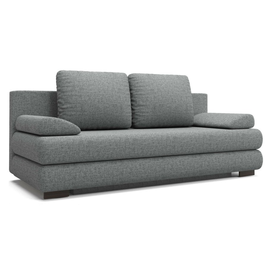 Человек на диване