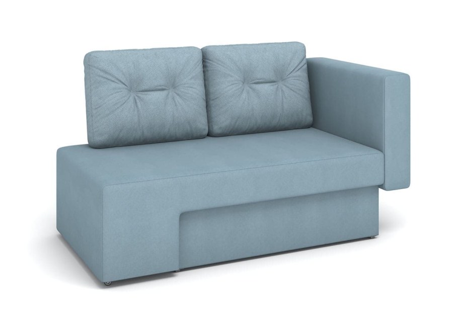 Человек лежит на диване