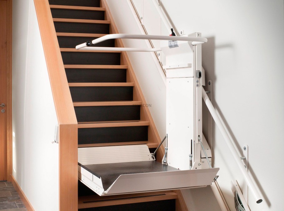 Подъемник для инвалидов лестничный наклонный