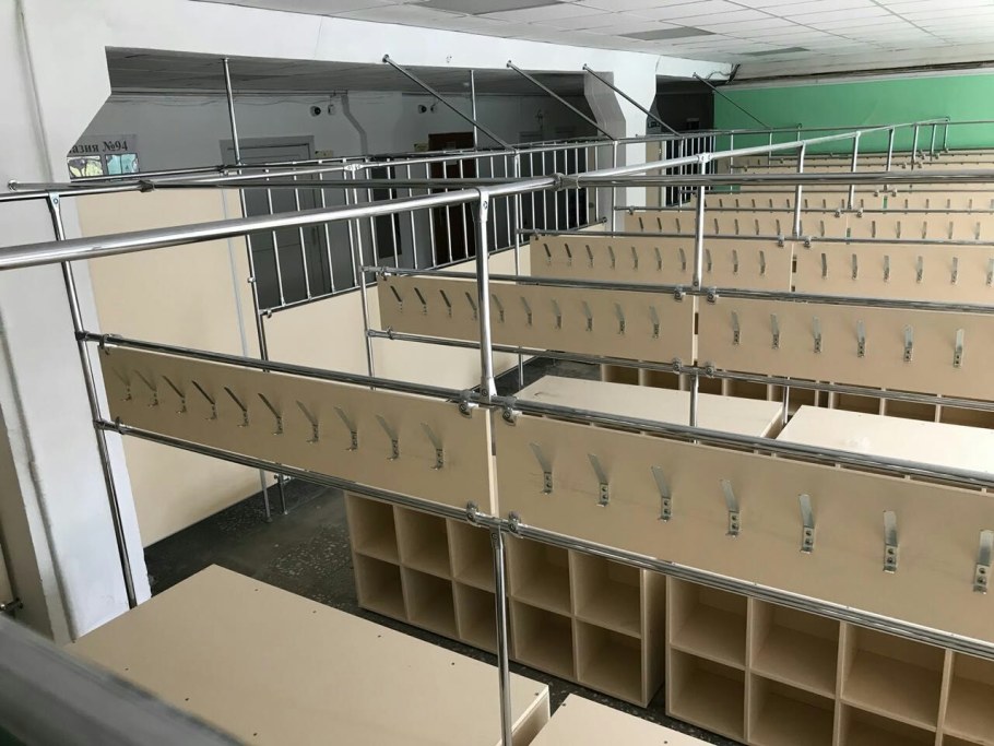 Гардеробное оборудование для учреждений