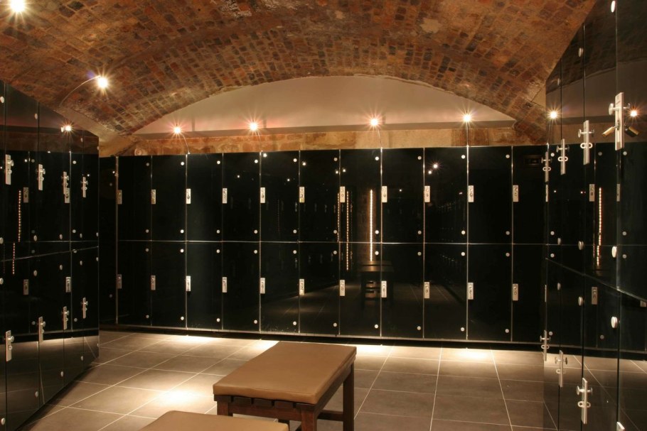 Концертный зал гардероб