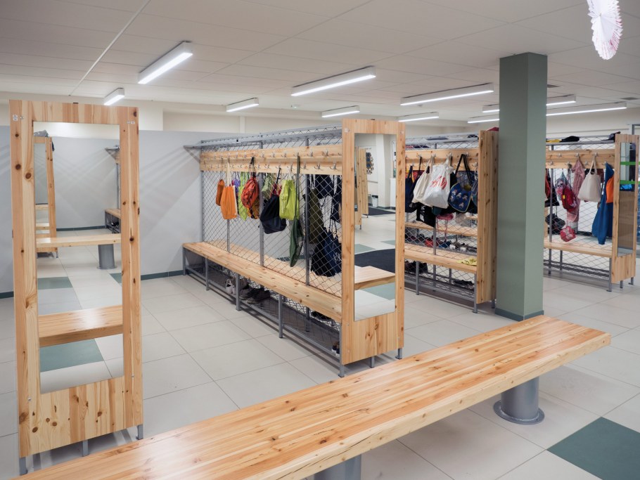 Школьный гардероб