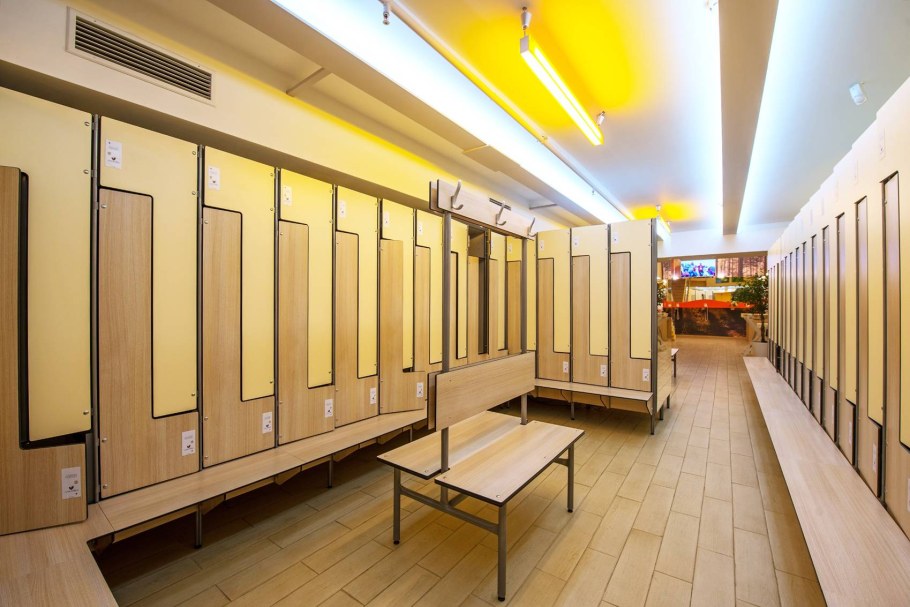 Современный школьный гардероб