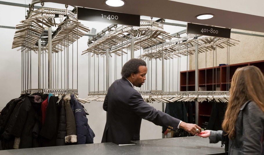 Гардеробная в театре