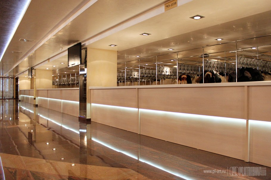 Гардеробная в фойе