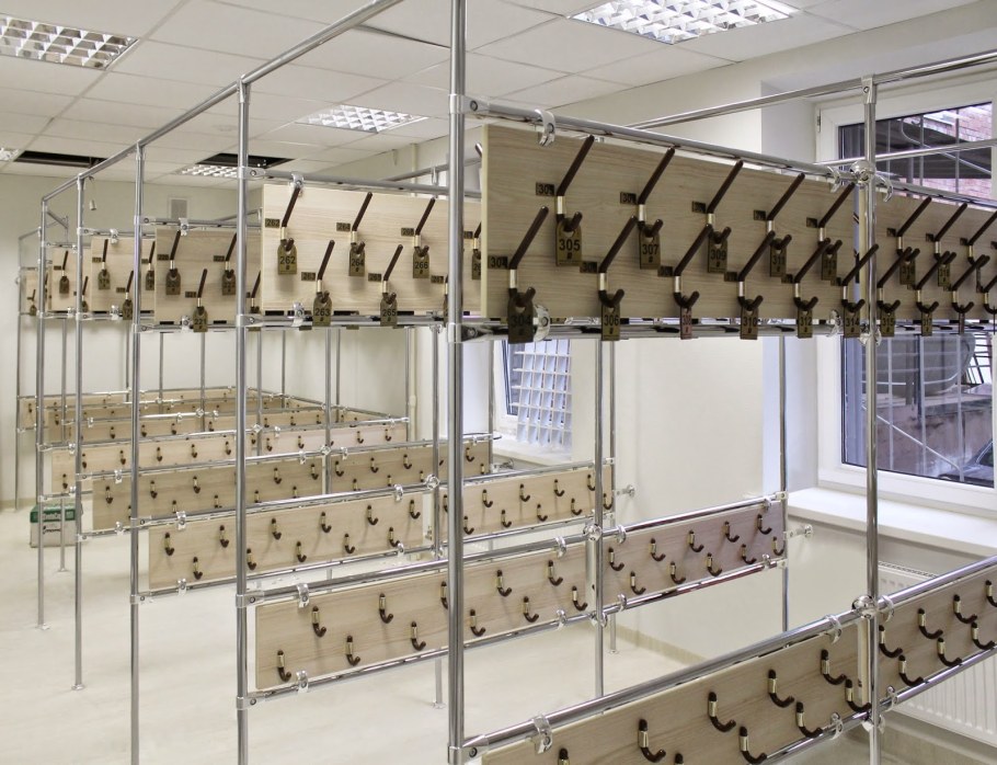 Стойки для гардероба