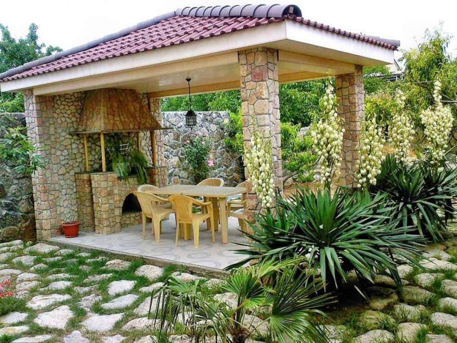 Беседка из камня