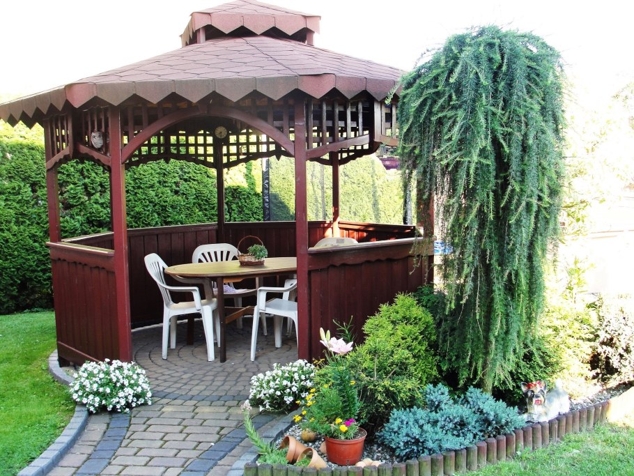 Декор беседки на даче