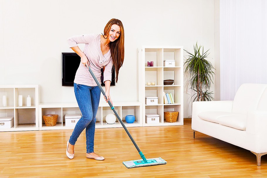 Семья на полу