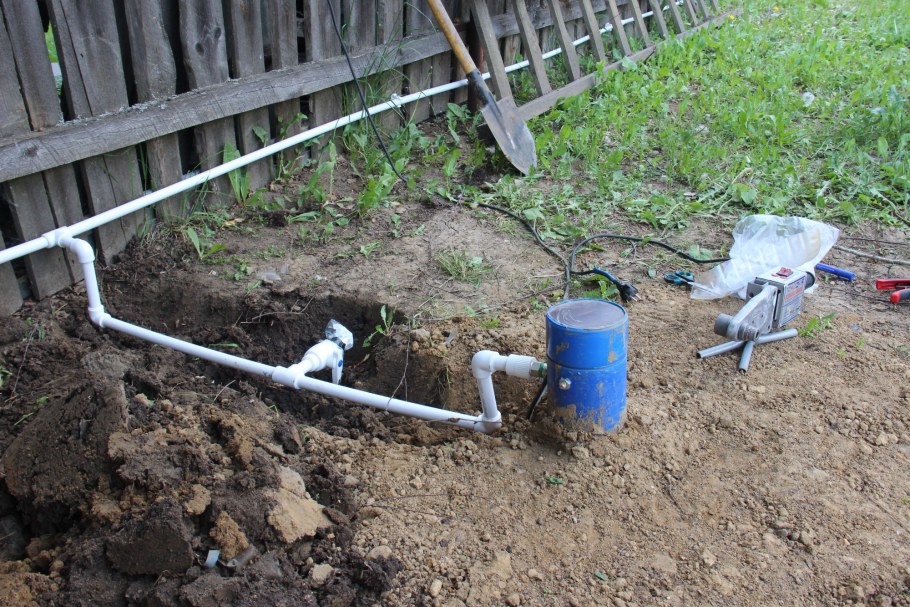 Монтаж система автополива газона