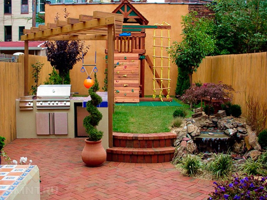 Обустройство двора частного дома