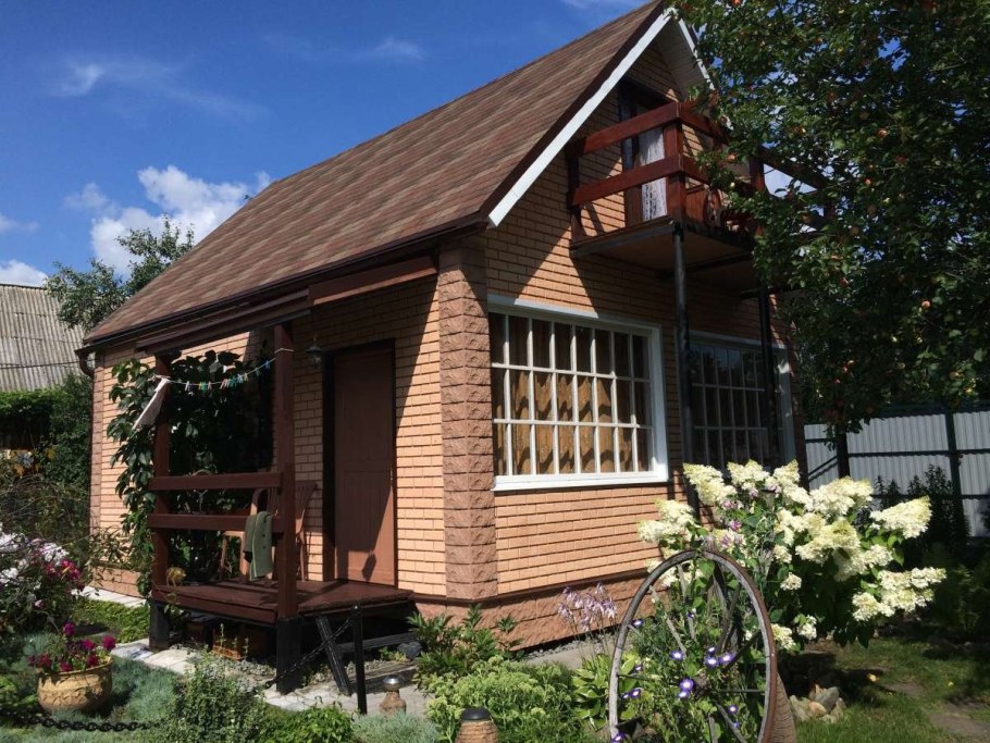 Красивые дачные домики эконом класса