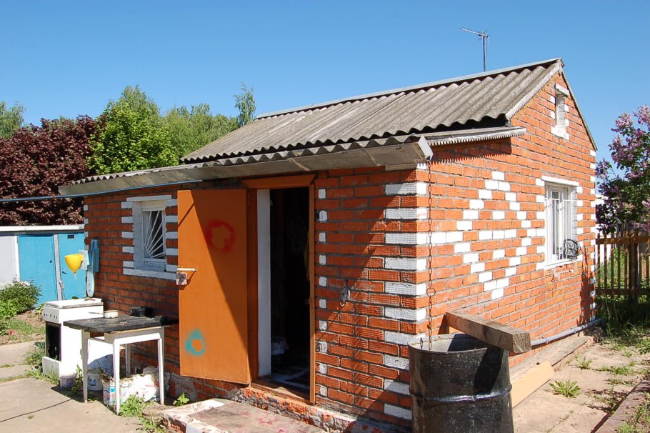 Маленький кирпичный домик