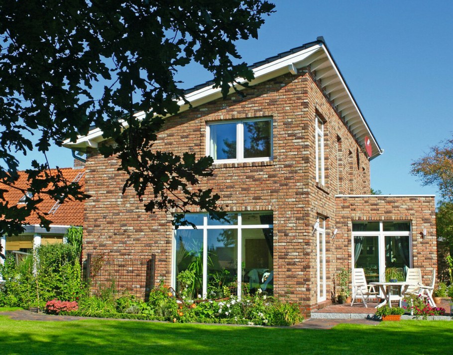 Дом из кирпича