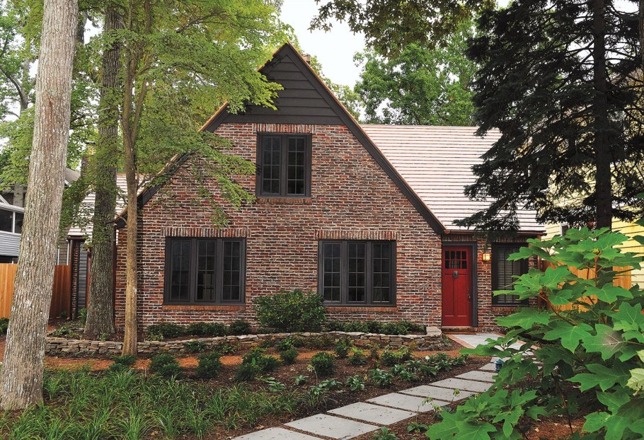 Садовый домик из кирпича