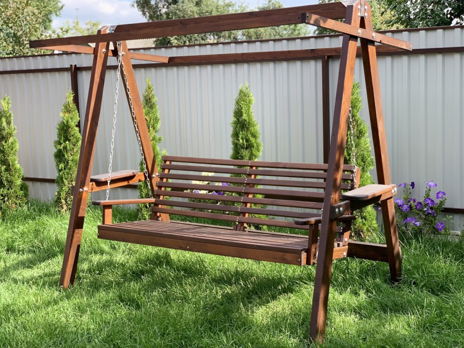 Качели деревянные