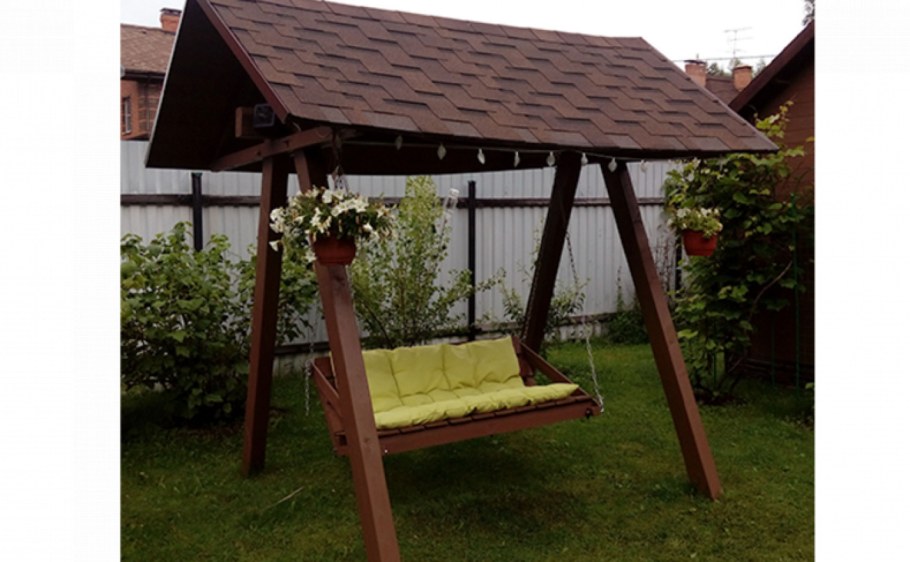 Деревянный навес для качелей садовых
