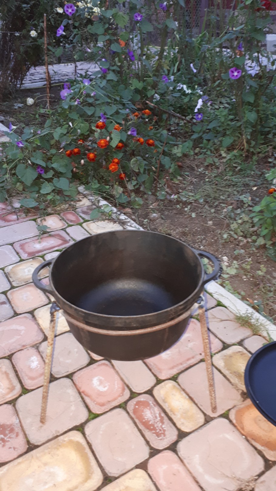 Очаг для казана из кирпича на даче