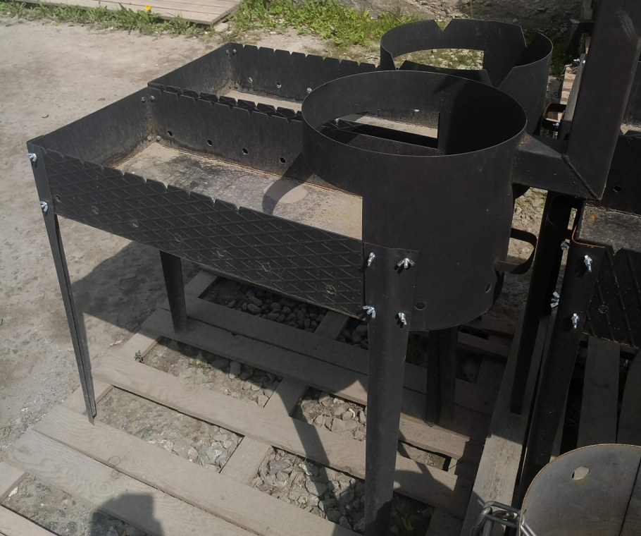 Кирпичный мангал с тандыром