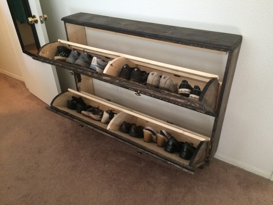 Тумба в прихожую из дерева