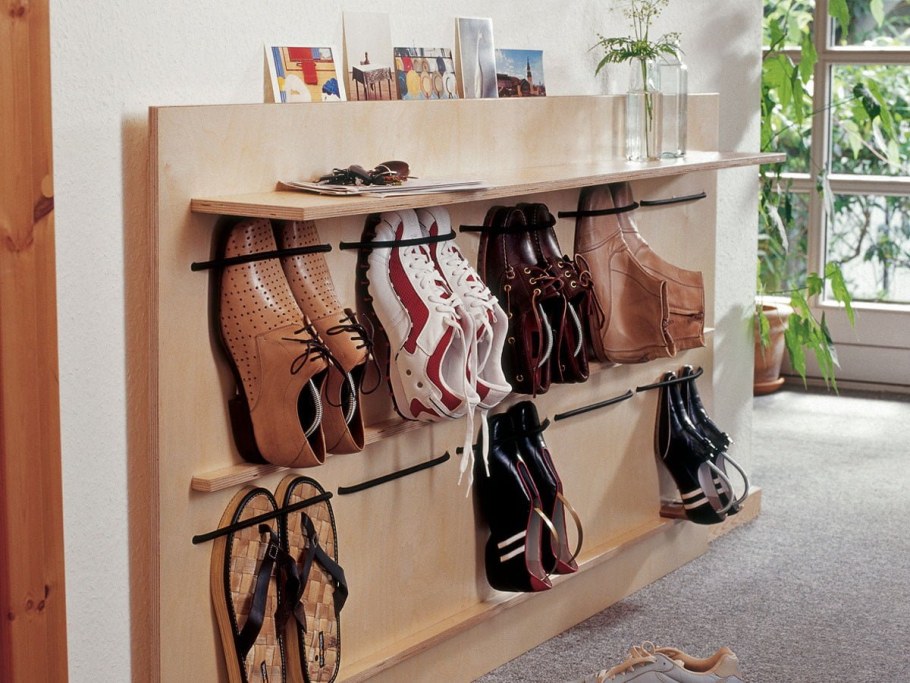 Полка для обуви в баню