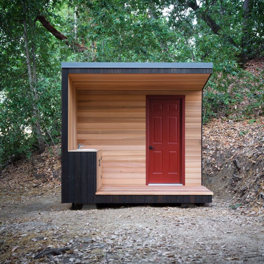 Уличный туалет