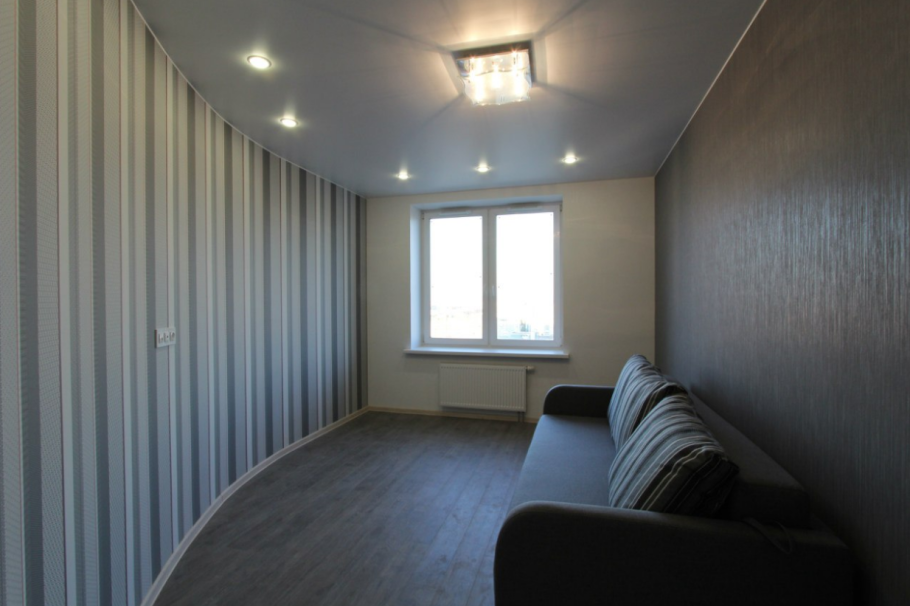 Натяжной потолок в новостройк