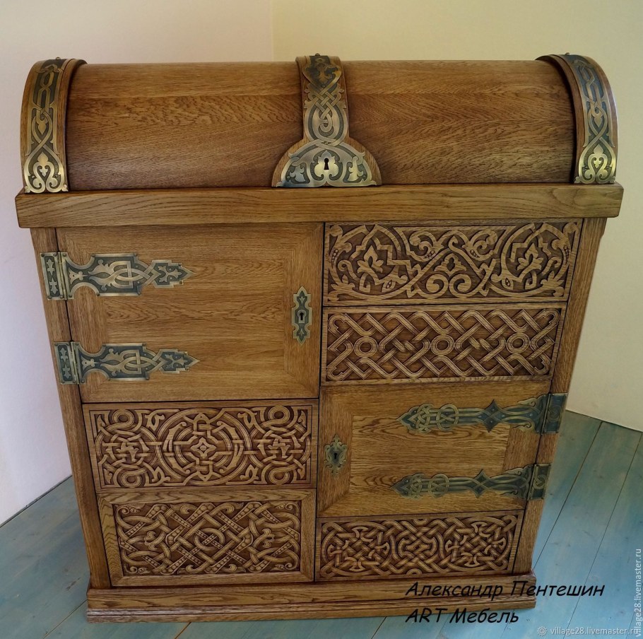 Комод деревянный "резной"