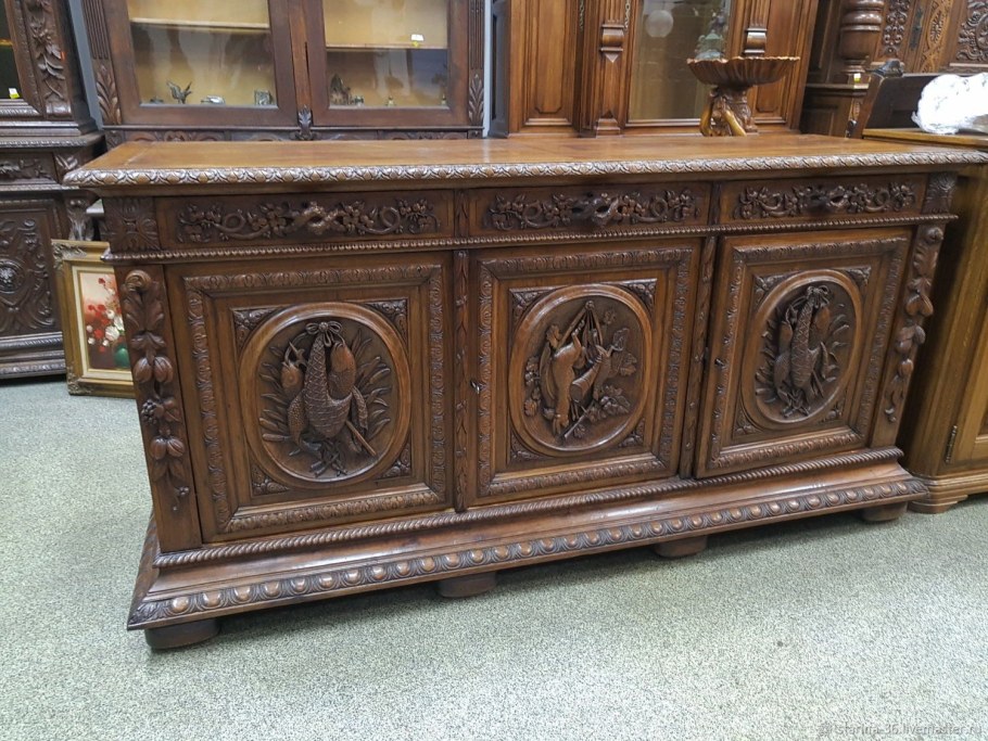 Резная испанская мебель