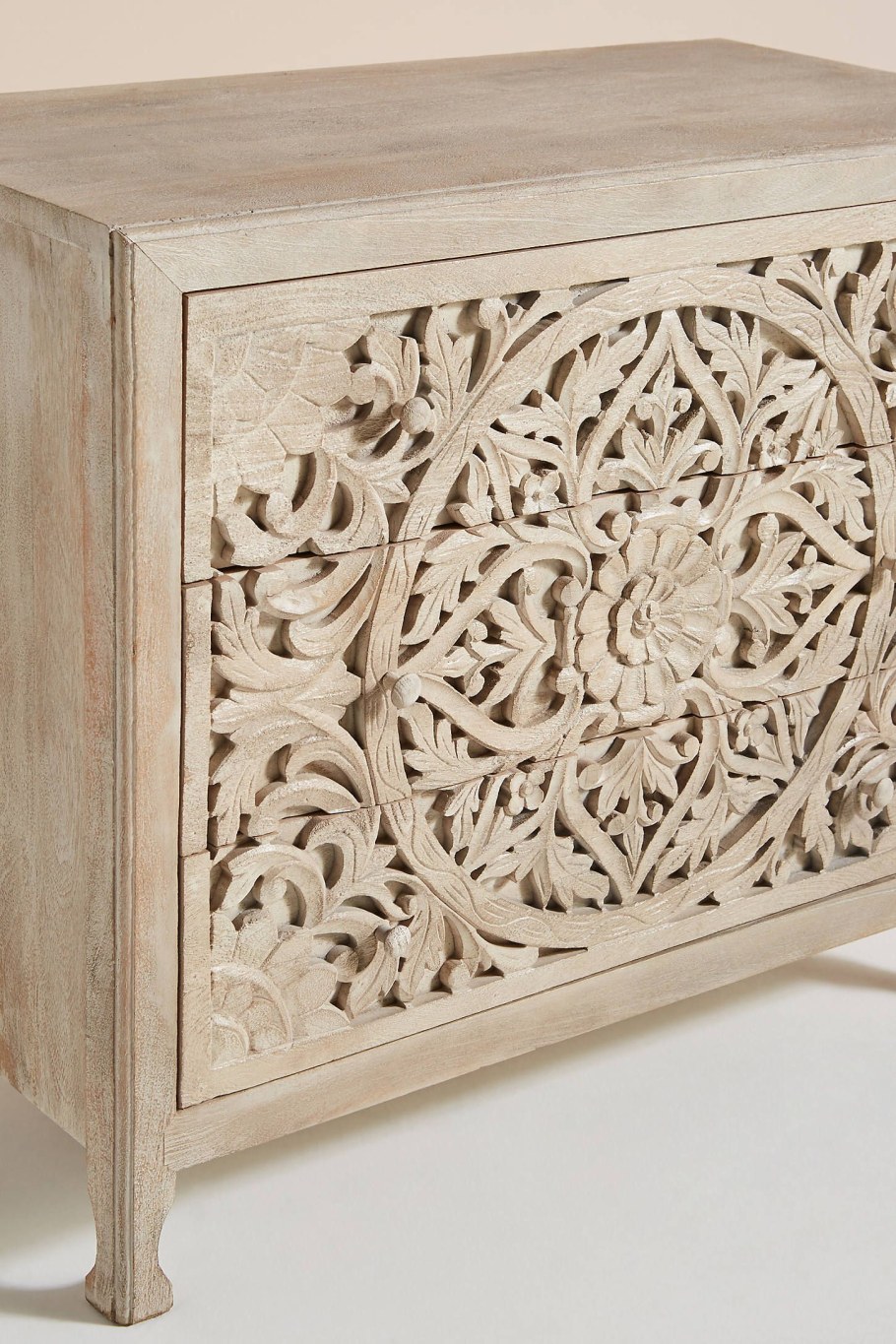 Антикварная резьба по дереву мебель