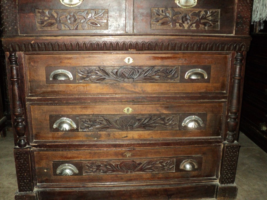 Резная мебель из дерева