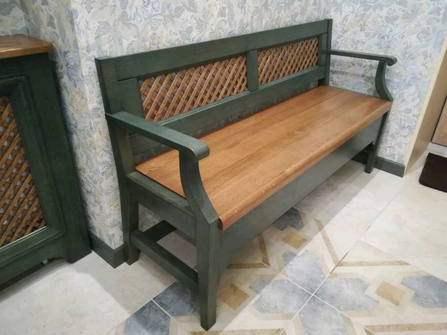 Кожаный диванчик в баню