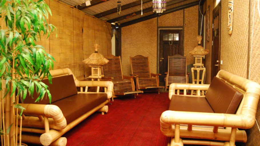 Угловая лавочка в баню