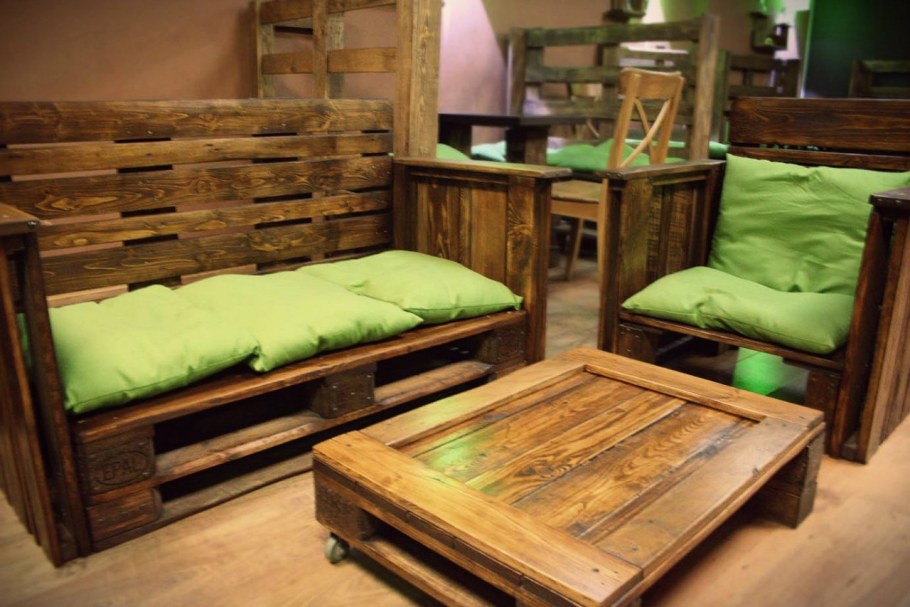 Деревянная мебель для бани