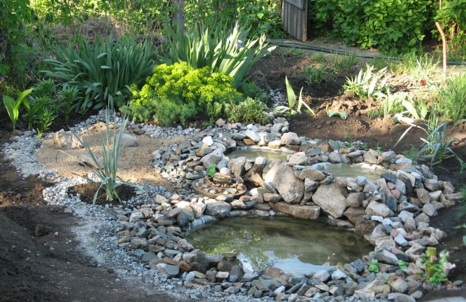 Бассейн из старой ванной