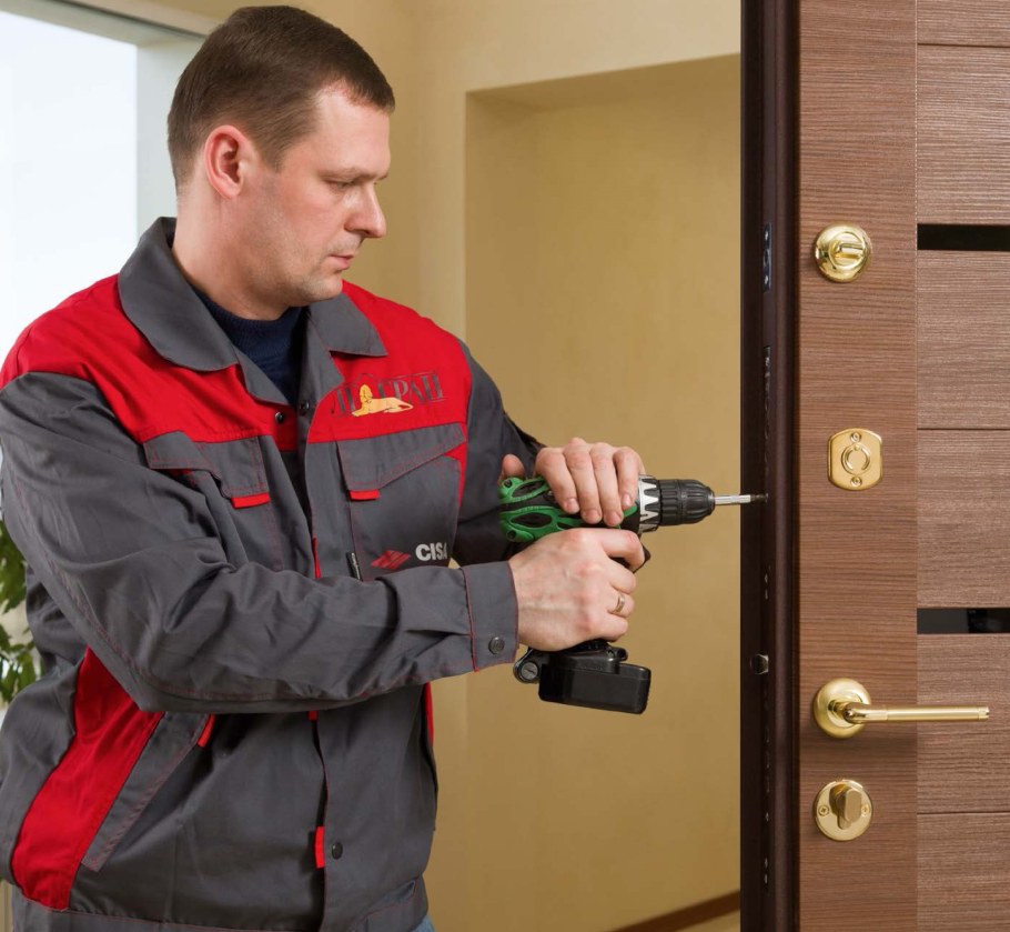 Монтаж дверей