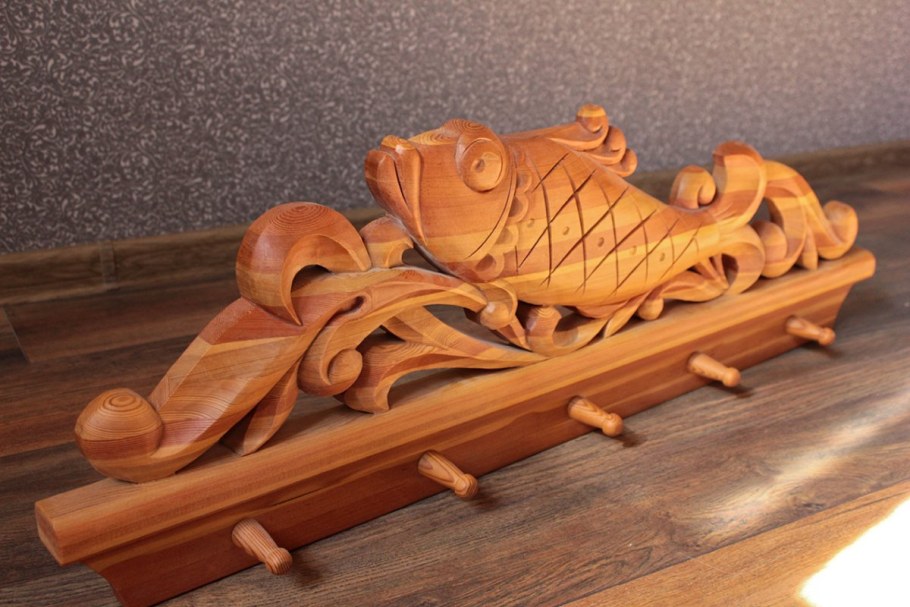 Резные изделия из дерева