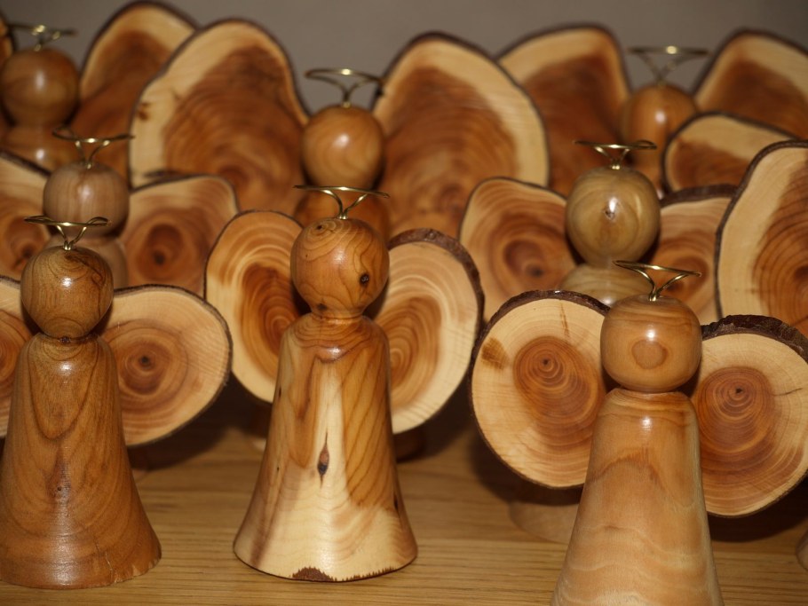Сувениры на токарном станке по дереву