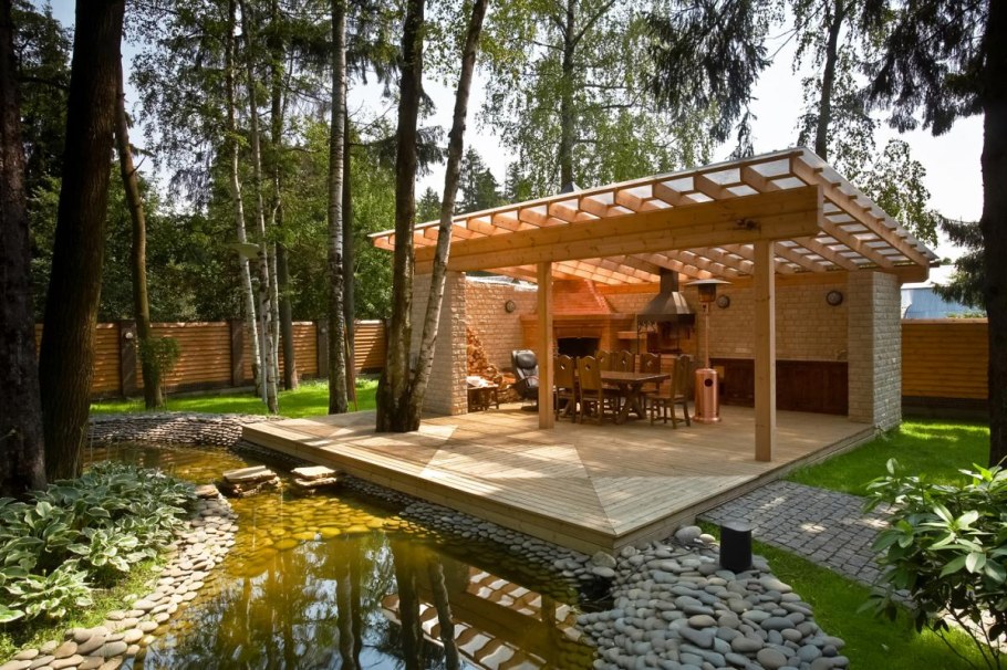 Пергола патио в саду