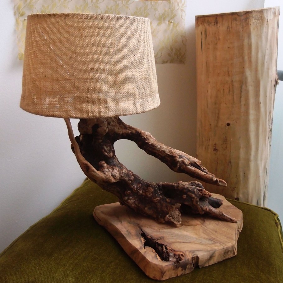 Подсвечник из дерева