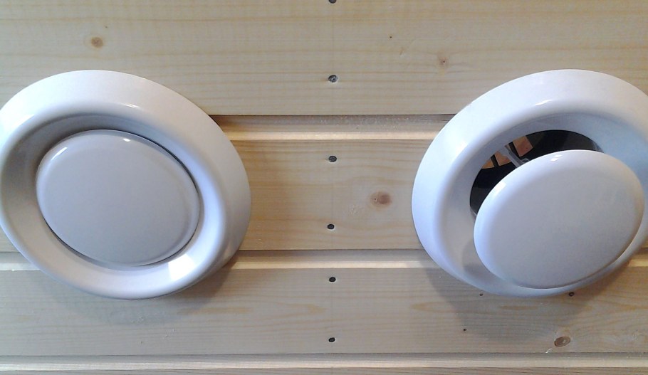 Вентиляционный клапан в стену вытяжной в деревянный дом