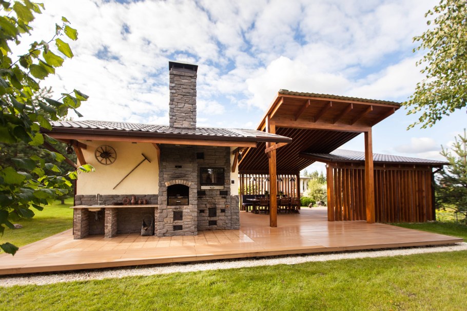 Зона барбекю на даче