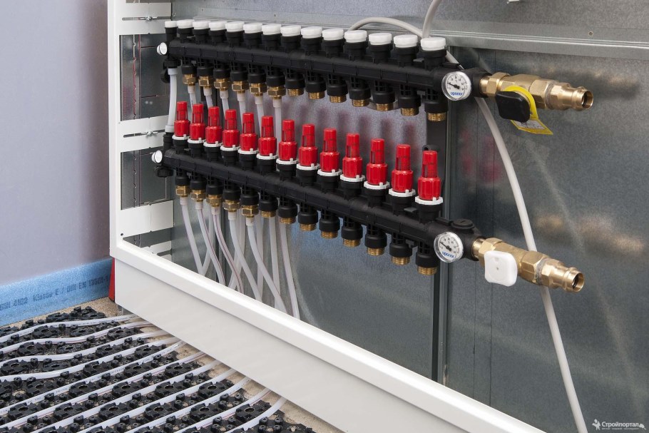 Шкаф сантехнический распределительный ШРН-0