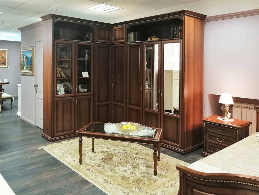 Угловая гостиная классика