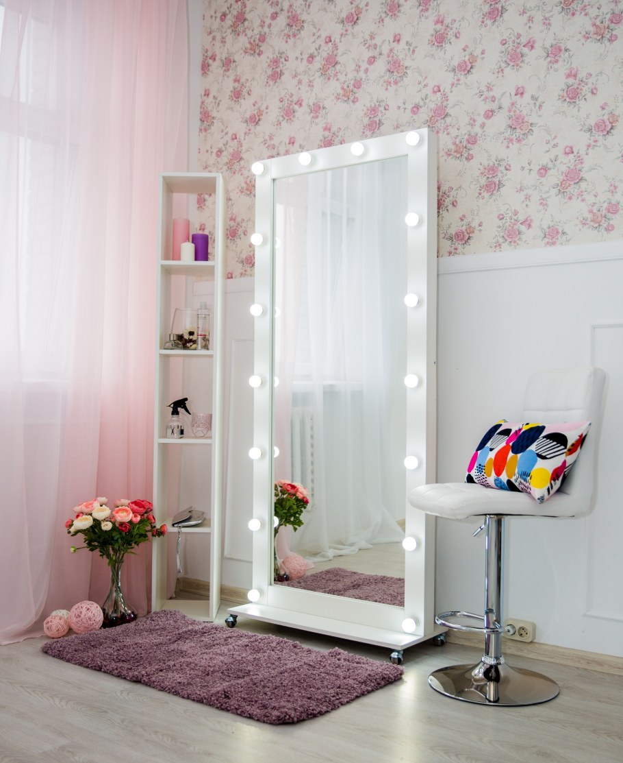 Зеркало гримерное с лампочками 180*80